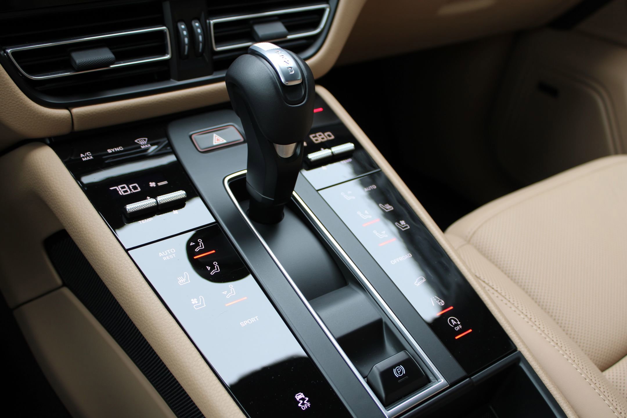 Used 2025 Porsche Macan image 20