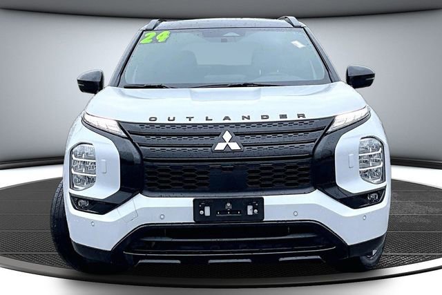 Used 2024 Mitsubishi Outlander SEL Black Edition image 2