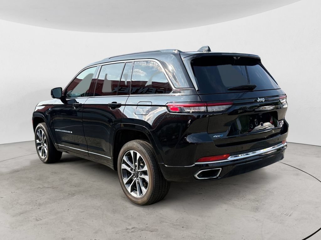 Used 2024 Jeep Grand Cherokee Overland w/ Luxury Tech Group IV AWD/4WD image 5