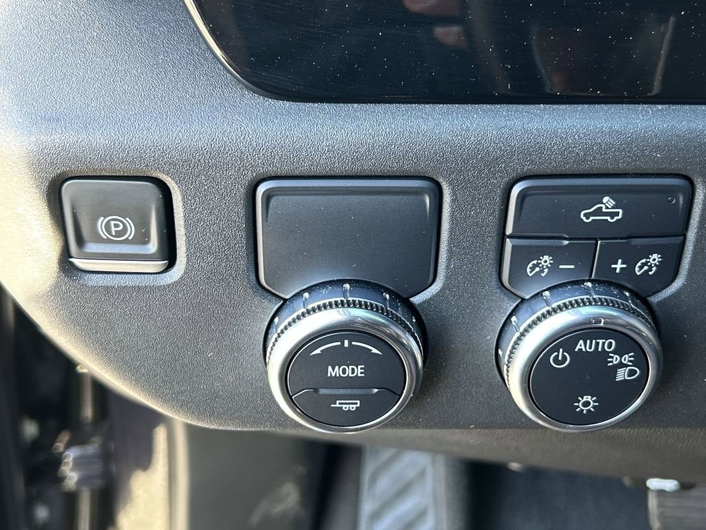 Used 2022 GMC Sierra 1500 SLE image 18