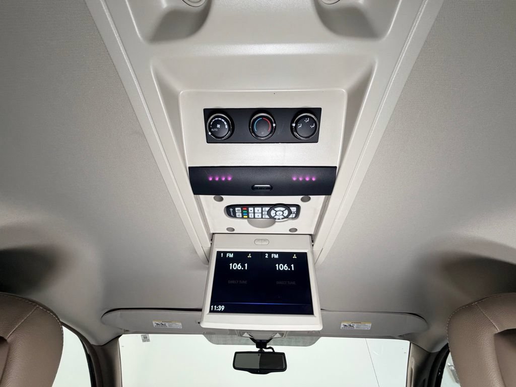 Used 2014 Chrysler Town & Country Touring-L w/ Driver Convenience Group FWD image 14