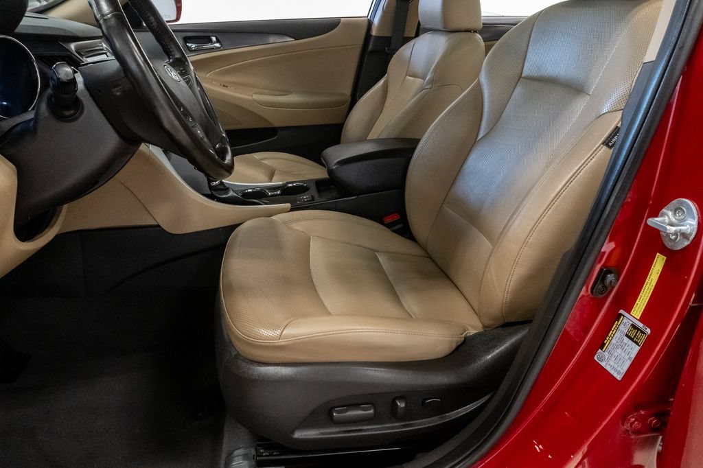 Used 2014 Hyundai Sonata Limited w/ Panoramic Sunroof Package 02 FWD image 11