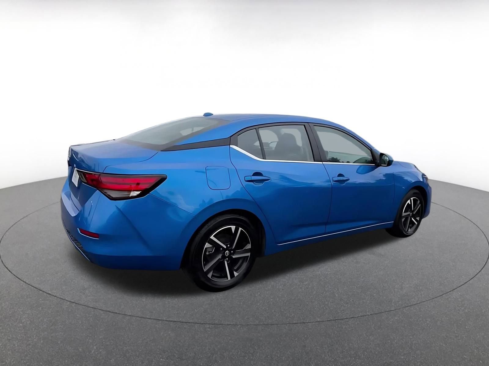 Used 2025 Nissan Sentra SV FWD image 15