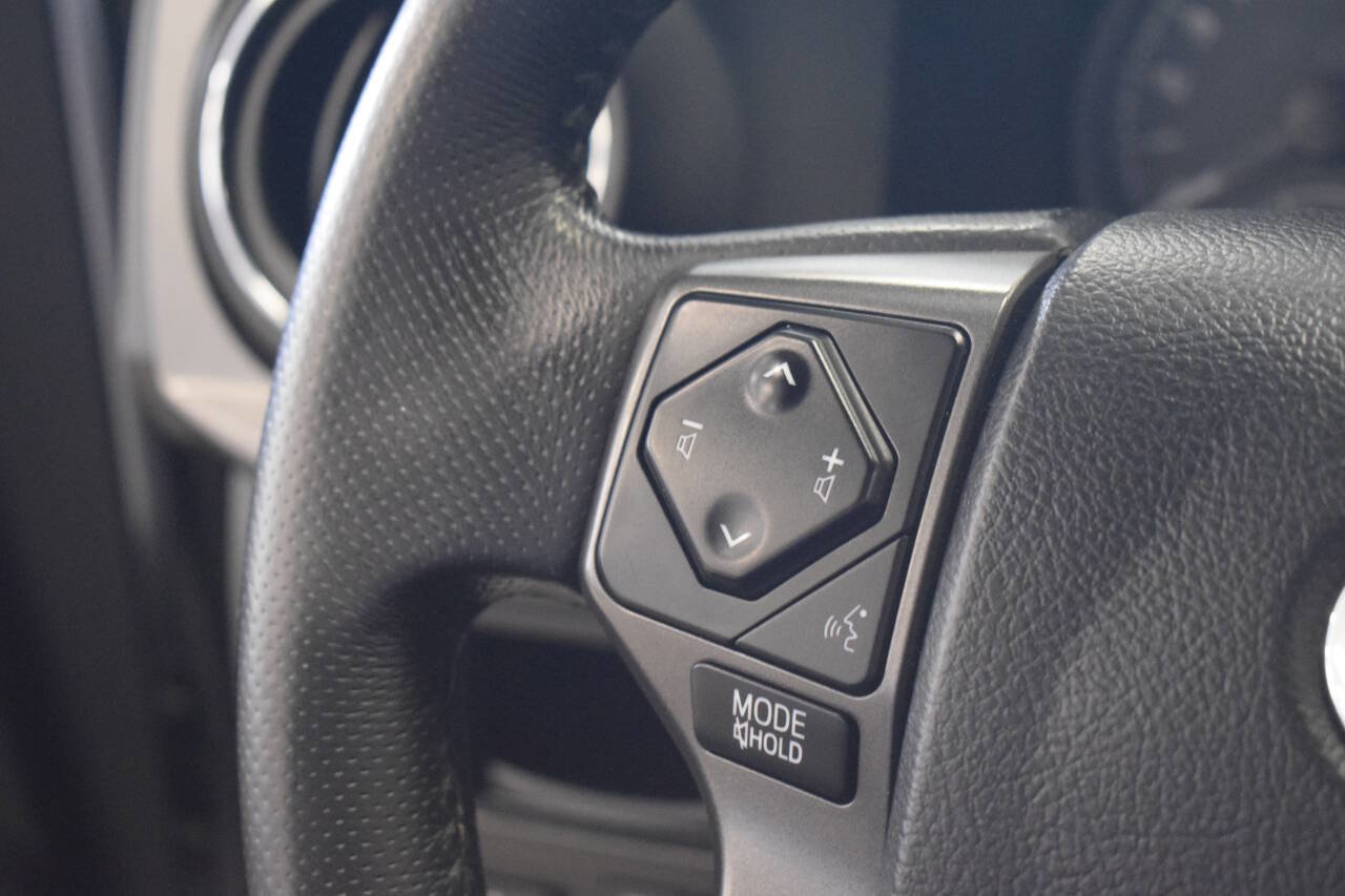 Used 2017 Toyota Tacoma TRD Off-Road image 50