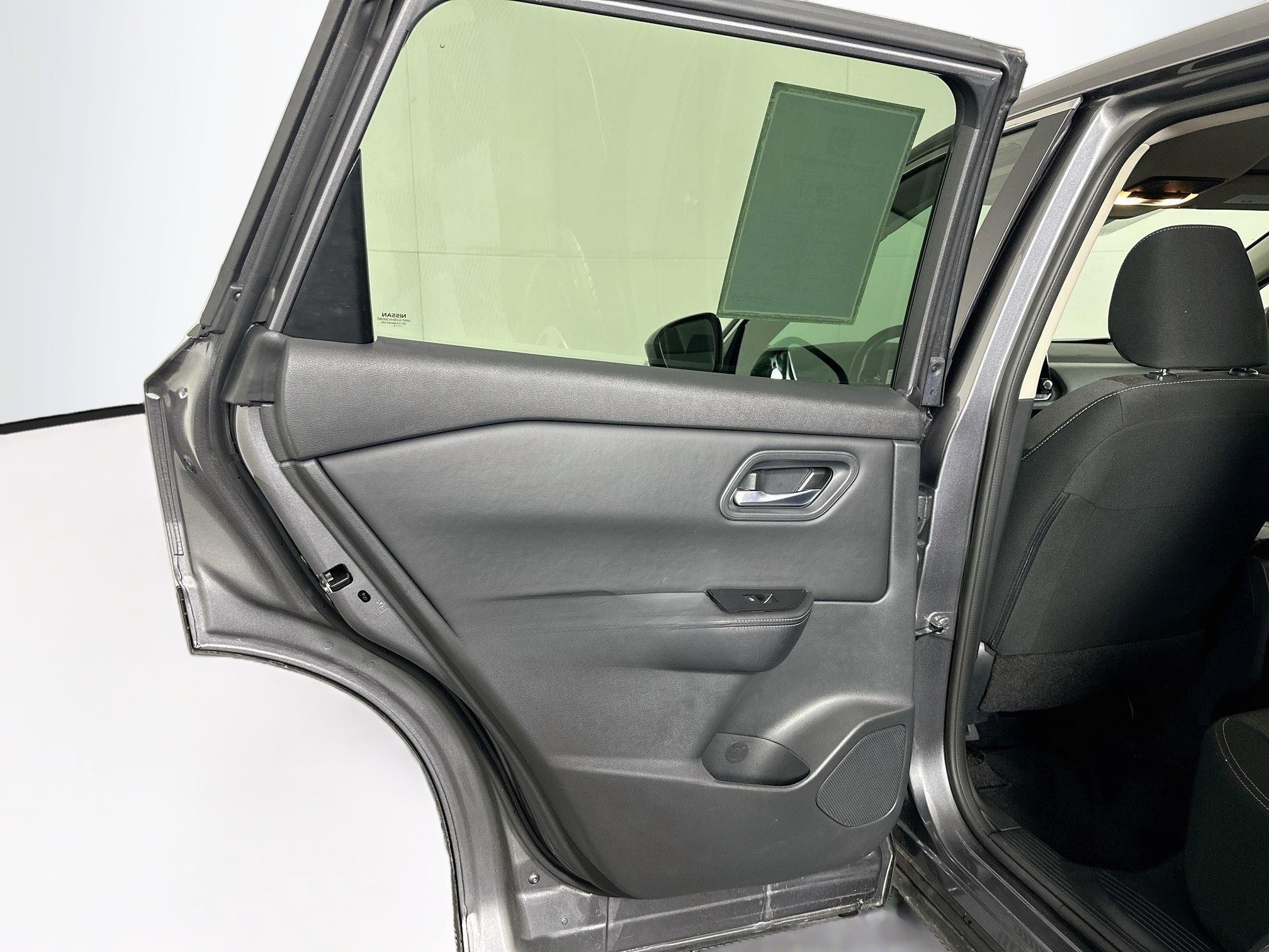 Used 2025 Nissan Rogue SV FWD image 26