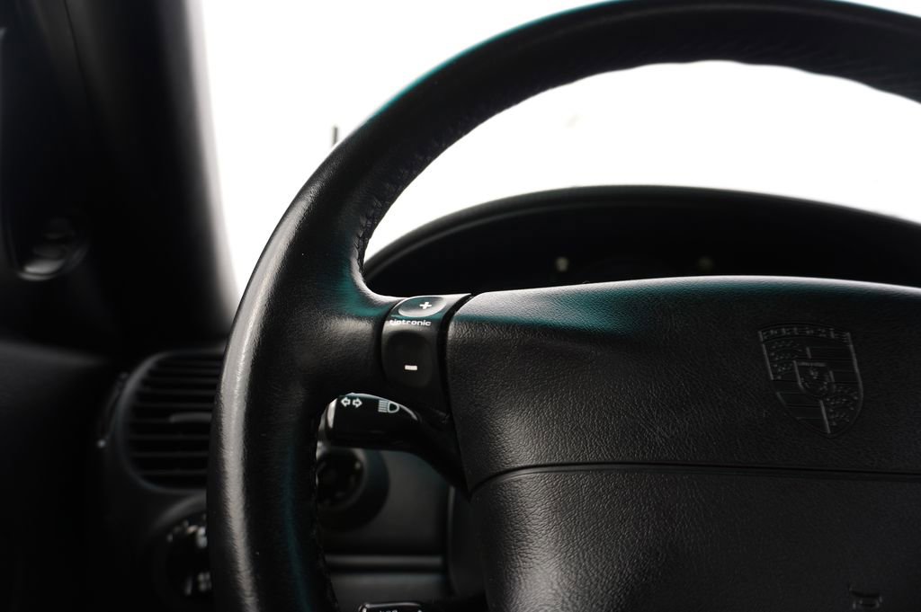 Used 2001 Porsche 911 Carrera image 22