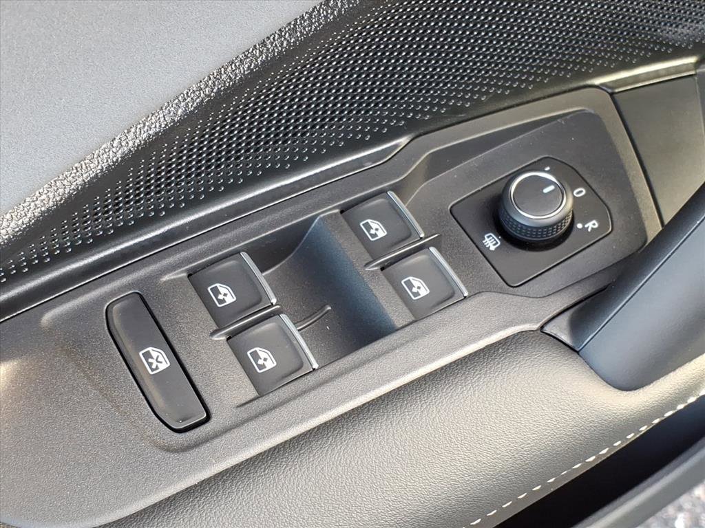 New 2026 Volkswagen Tiguan SE image 10