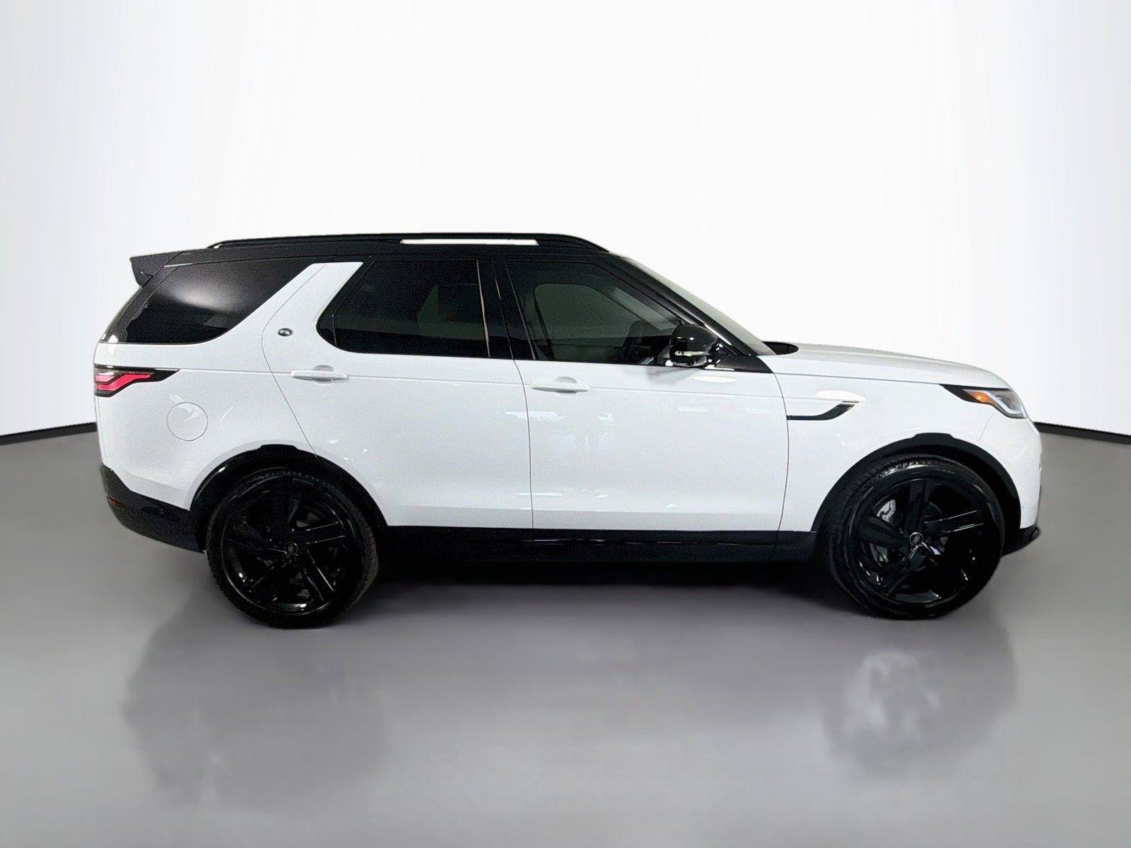 New 2026 Land Rover Discovery Dynamic SE AWD/4WD image 4