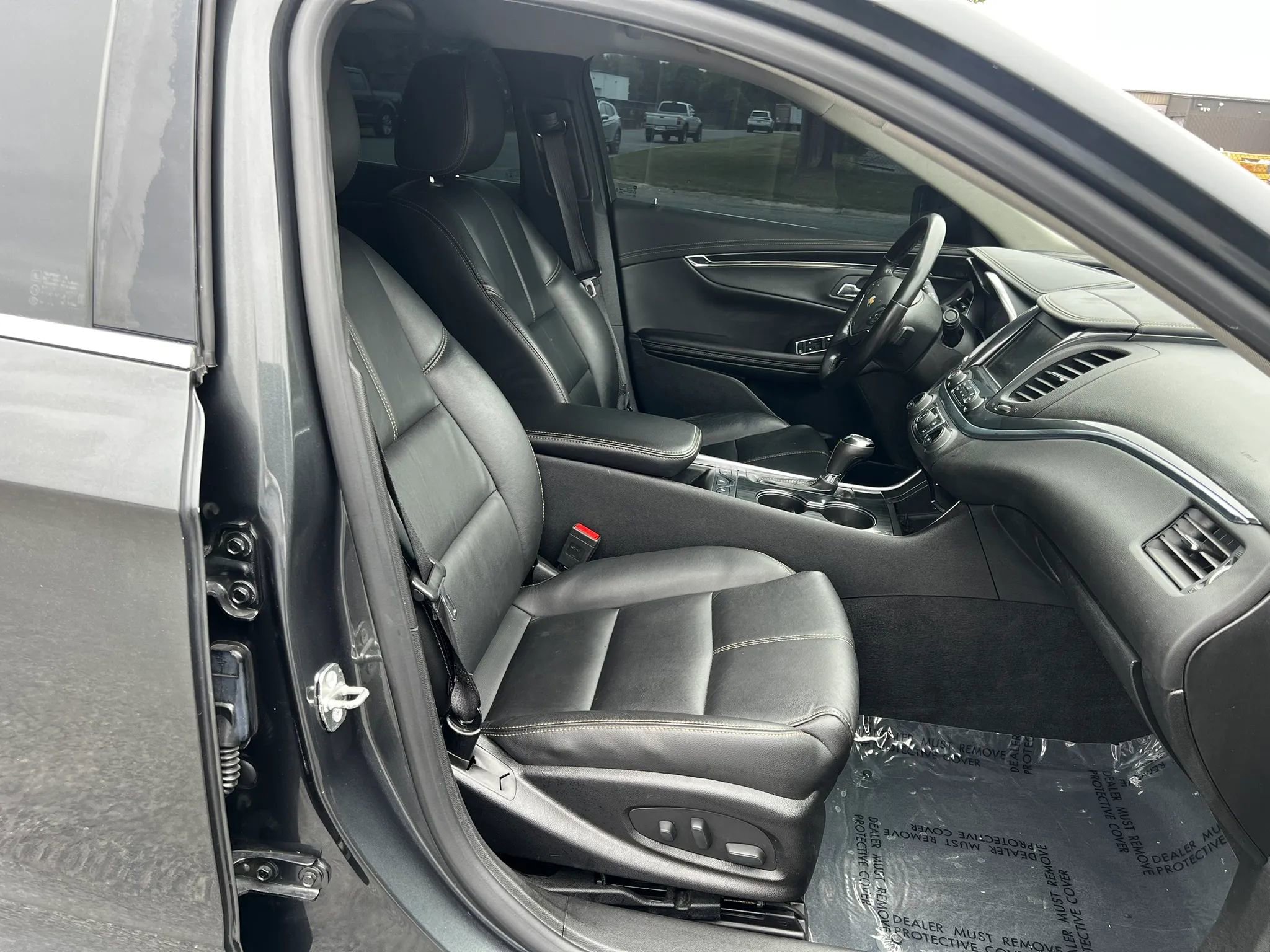 Used 2018 Chevrolet Impala LT w/ LT Leather Package FWD image 12