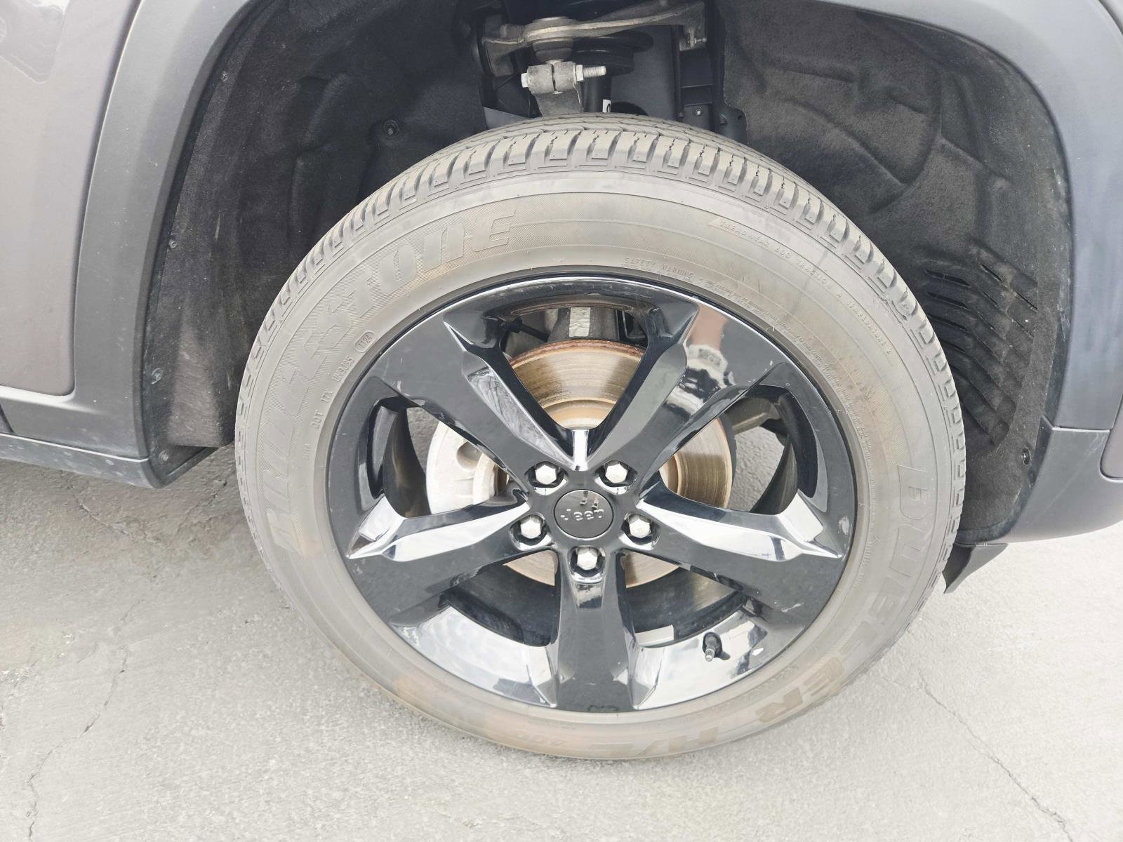 Used 2024 Jeep Grand Cherokee Altitude image 18