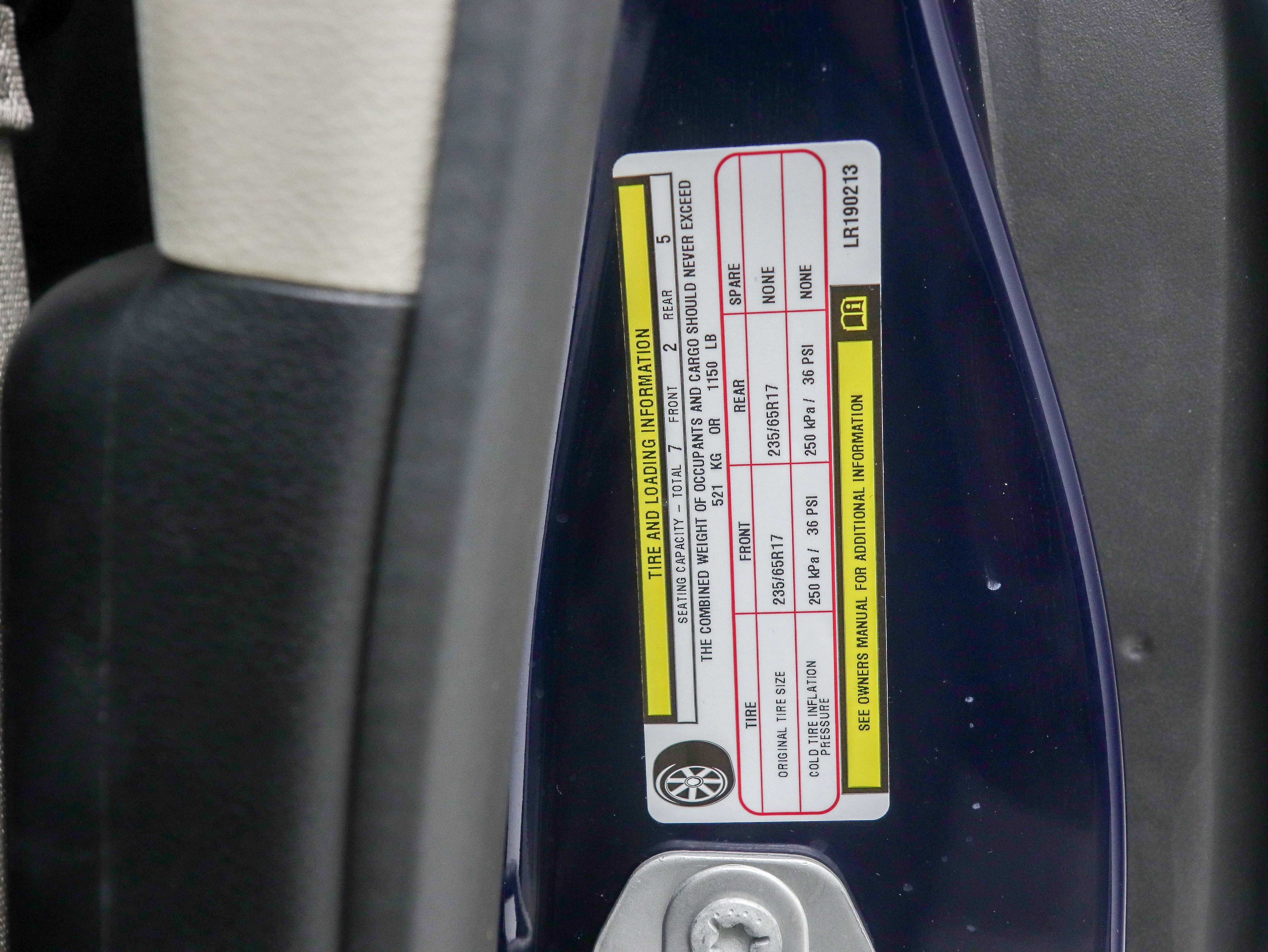 Used 2020 Chrysler Voyager LX image 35