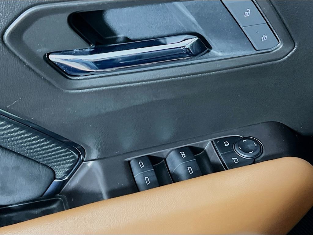 Used 2025 GMC Canyon AT4 image 16