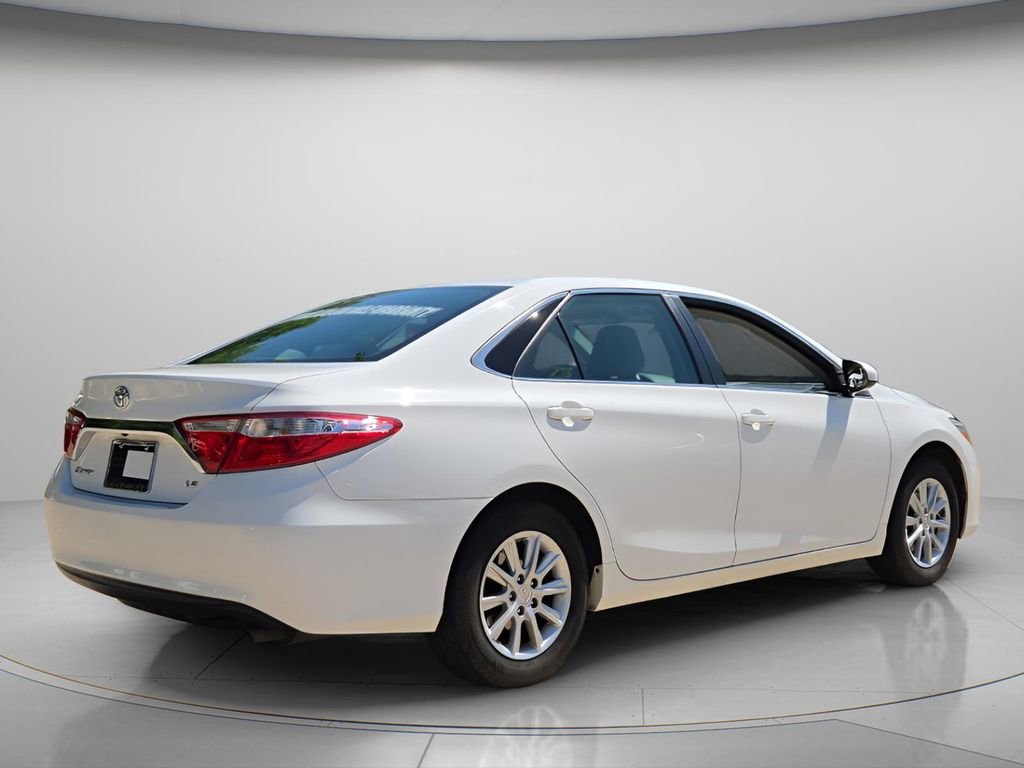 Used 2016 Toyota Camry LE image 7