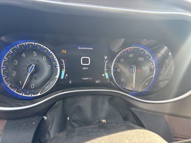 Used 2017 Chrysler Pacifica Limited image 10