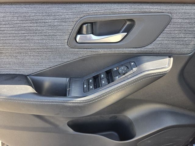 Used 2023 Nissan Rogue SV FWD image 26