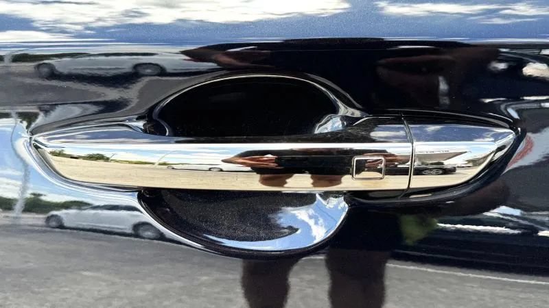 Used 2021 Genesis G70 3.3T w/ Sport Package RWD image 12