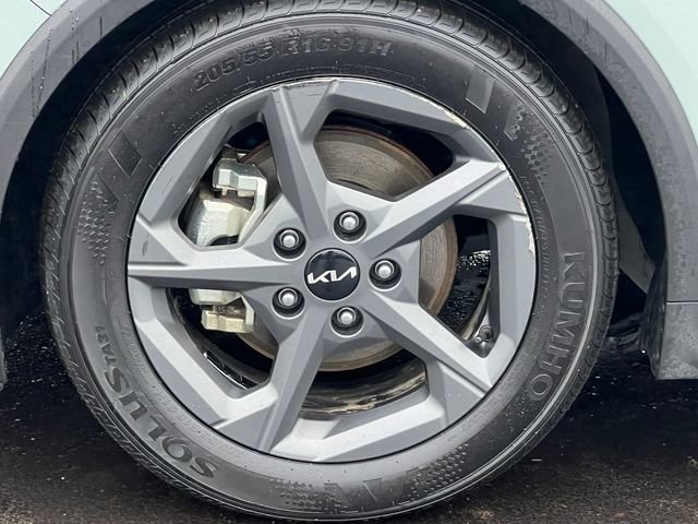 Used 2025 Kia K4 LXS image 6
