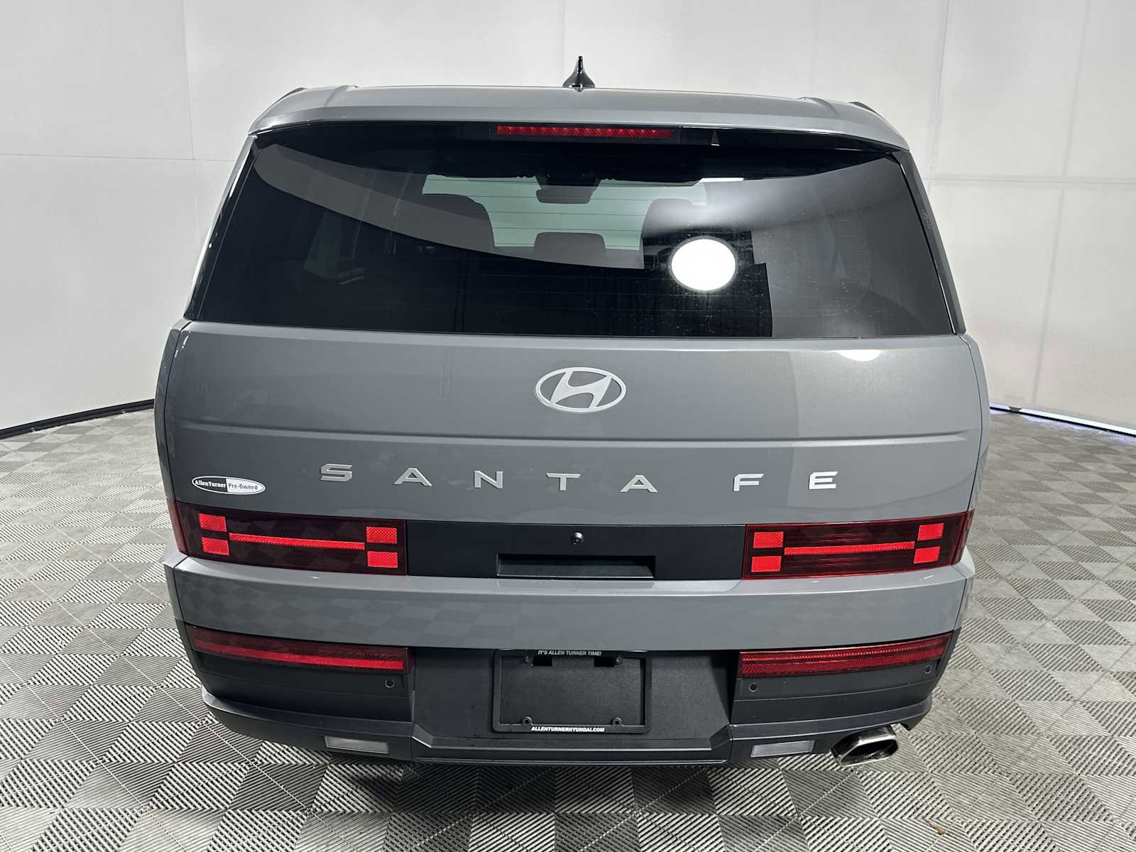 Used 2025 Hyundai Santa Fe SE FWD image 7