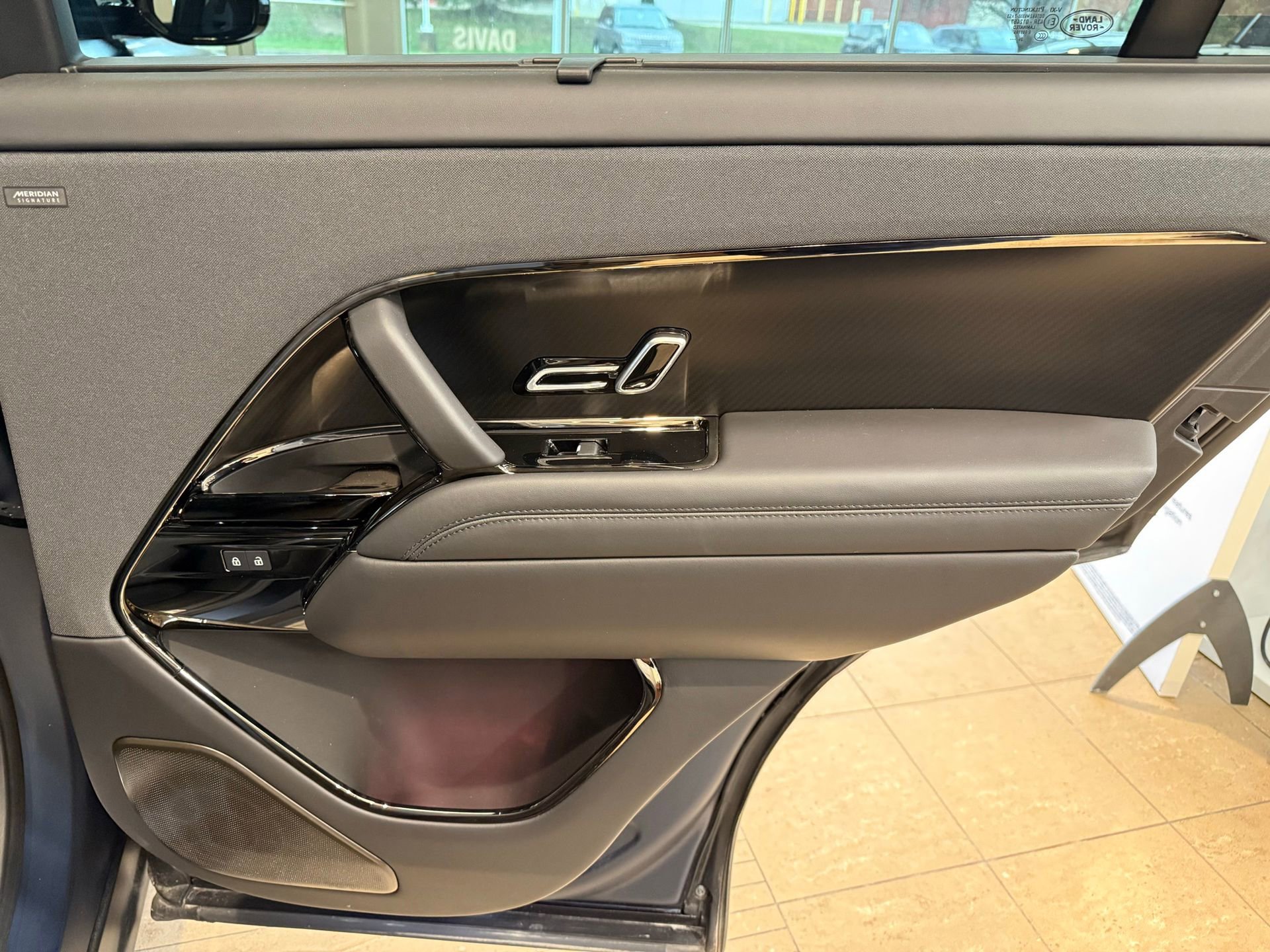 Used 2025 Land Rover Range Rover Sport SV Edition Two image 35