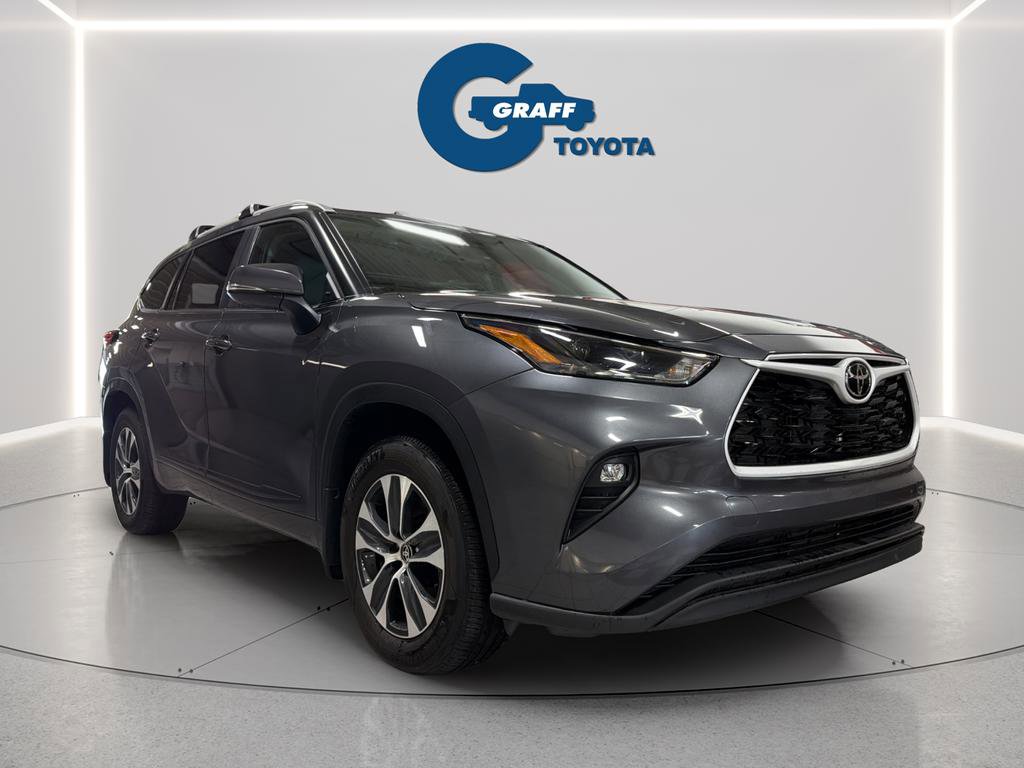 Used 2025 Toyota Highlander XLE AWD/4WD image 11