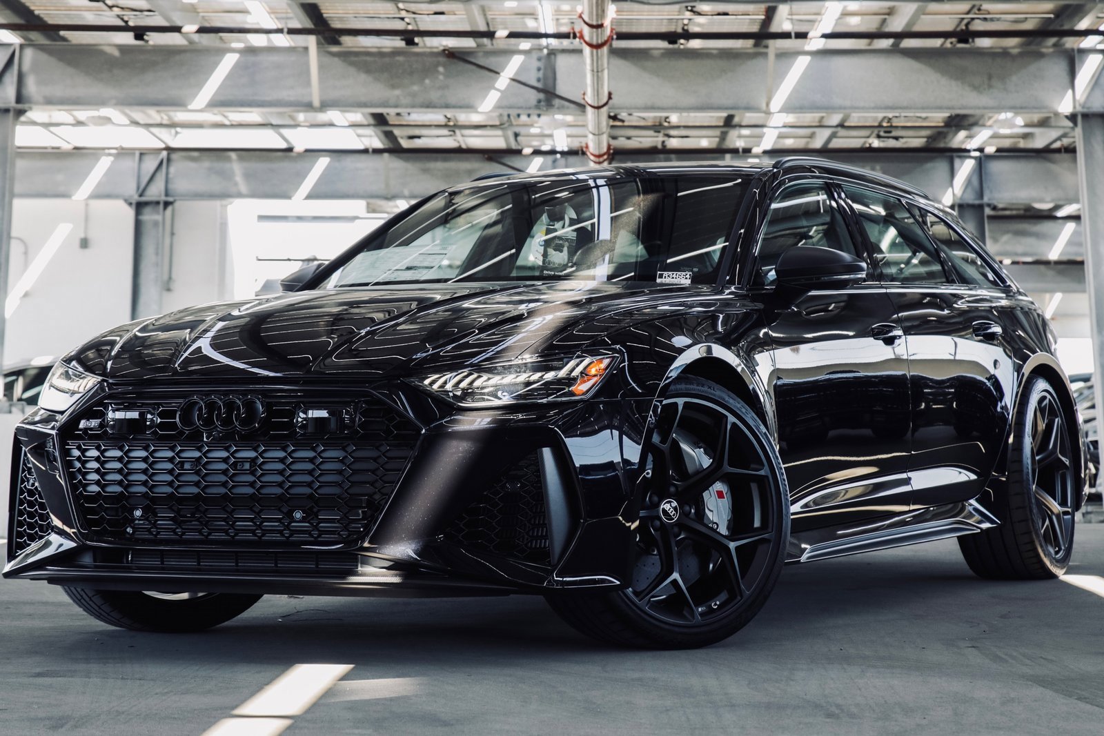 New 2025 Audi RS 6 performance image 1