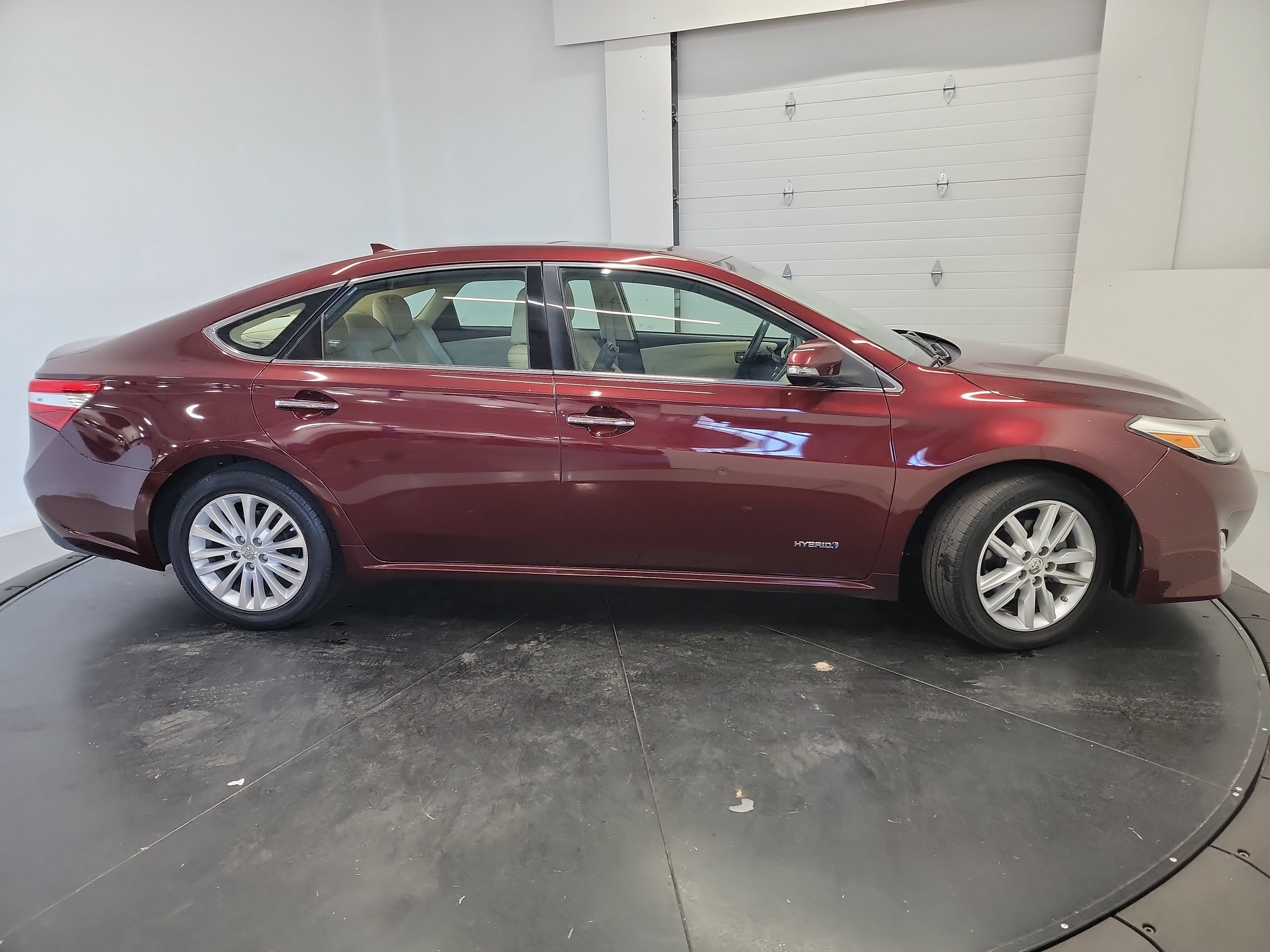 Used 2014 Toyota Avalon Limited FWD image 11