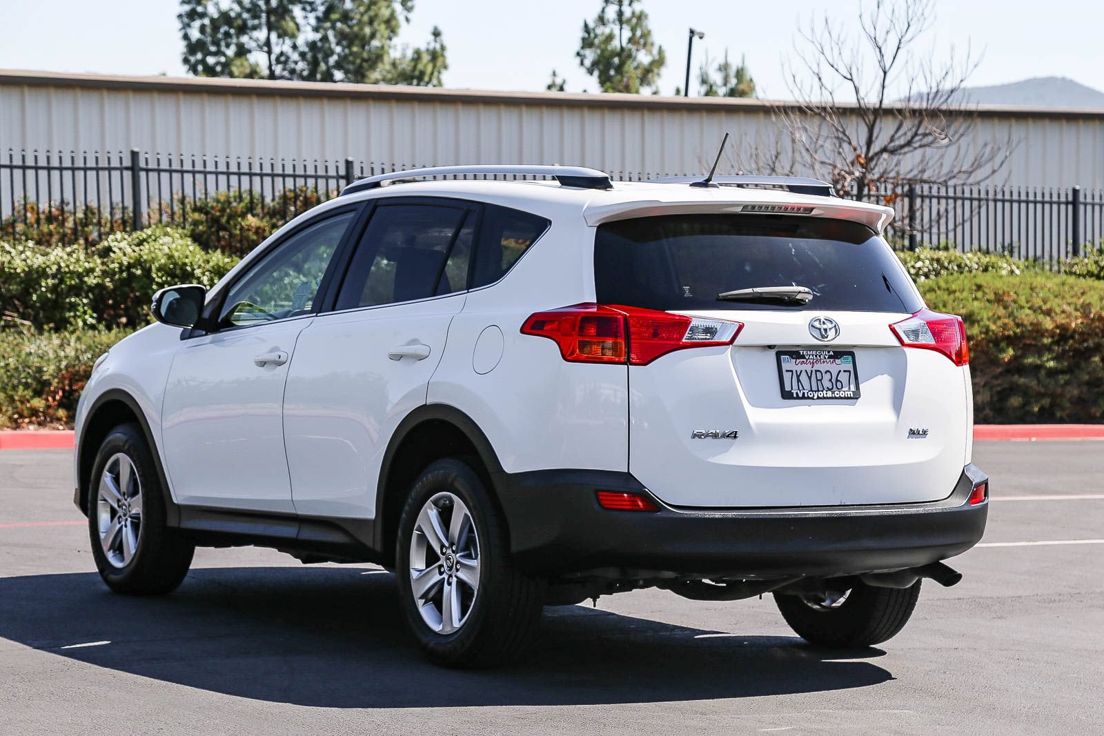 Used 2015 Toyota RAV4 XLE FWD image 5