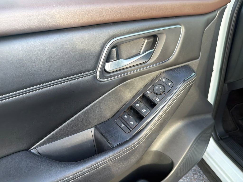 Used 2021 Nissan Rogue SV w/ Premium Package FWD image 15