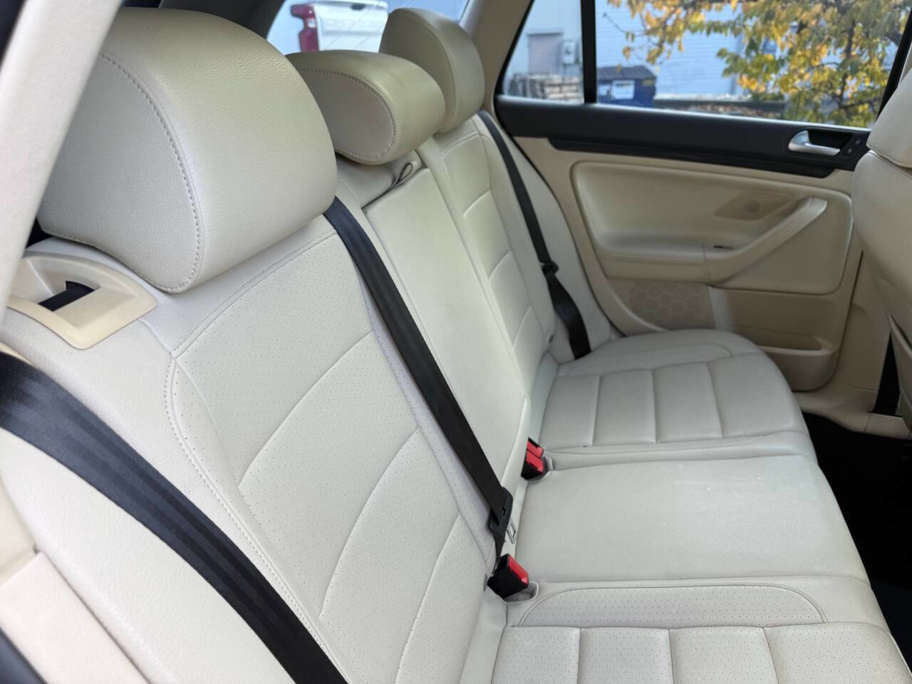 Used 2012 Volkswagen Jetta TDI image 11