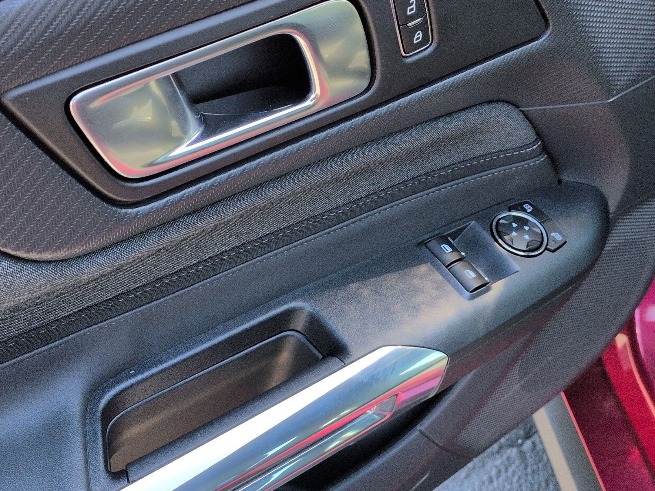 Used 2025 Ford Mustang GT RWD image 15