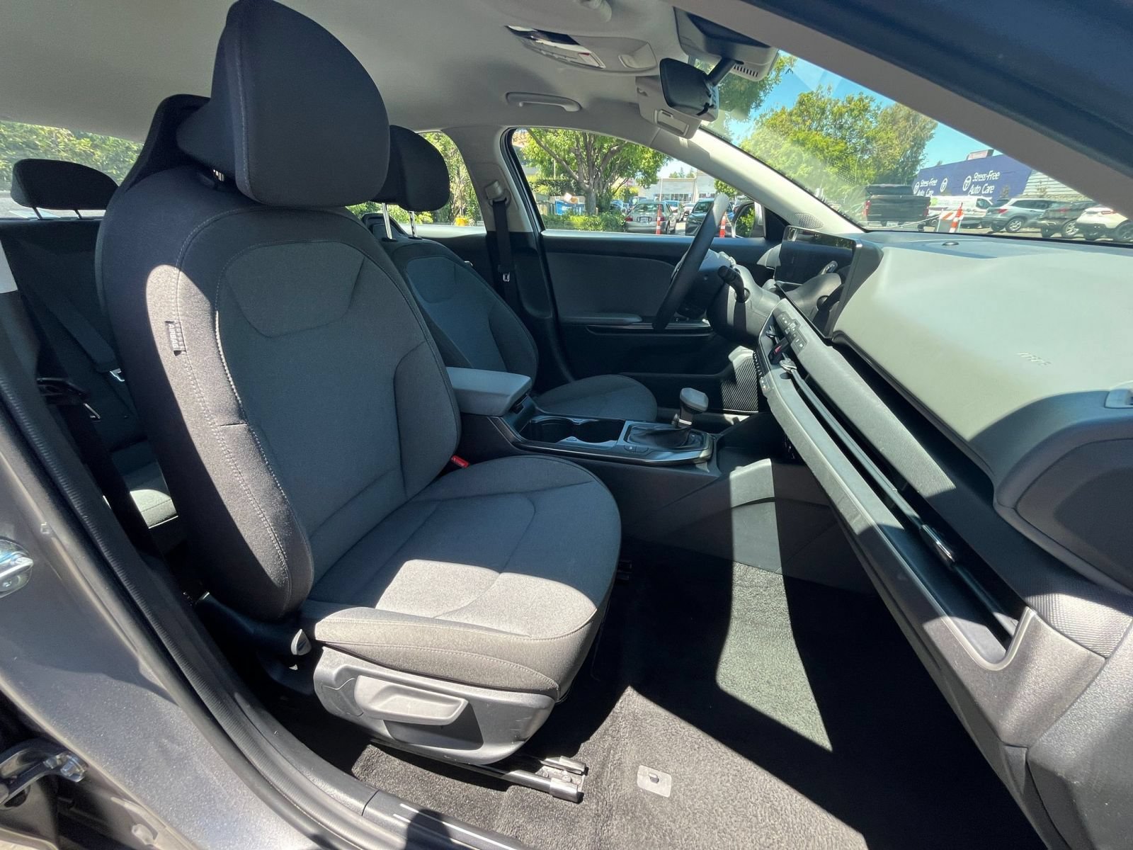 Used 2025 Kia K4 FWD image 35