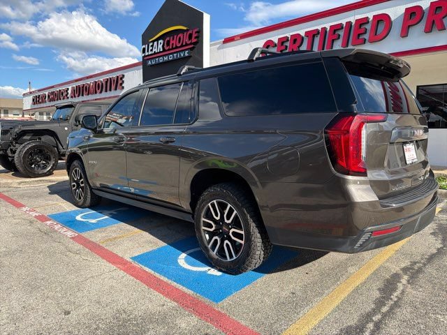 Used 2021 GMC Yukon XL AT4 w/ Technology Package AWD/4WD image 4