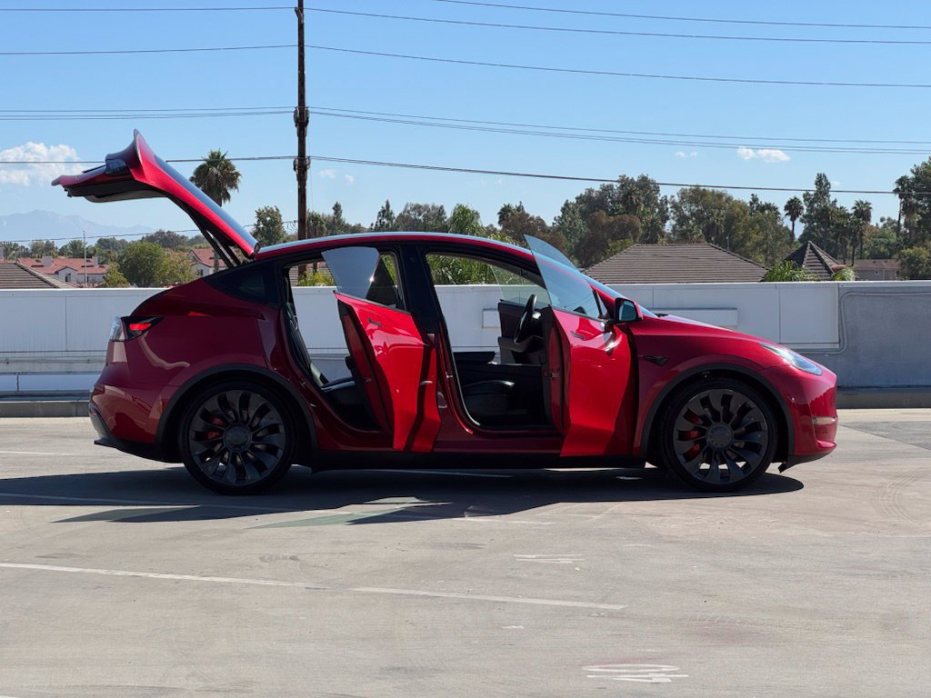 Used 2022 Tesla Model Y Performance AWD/4WD image 28