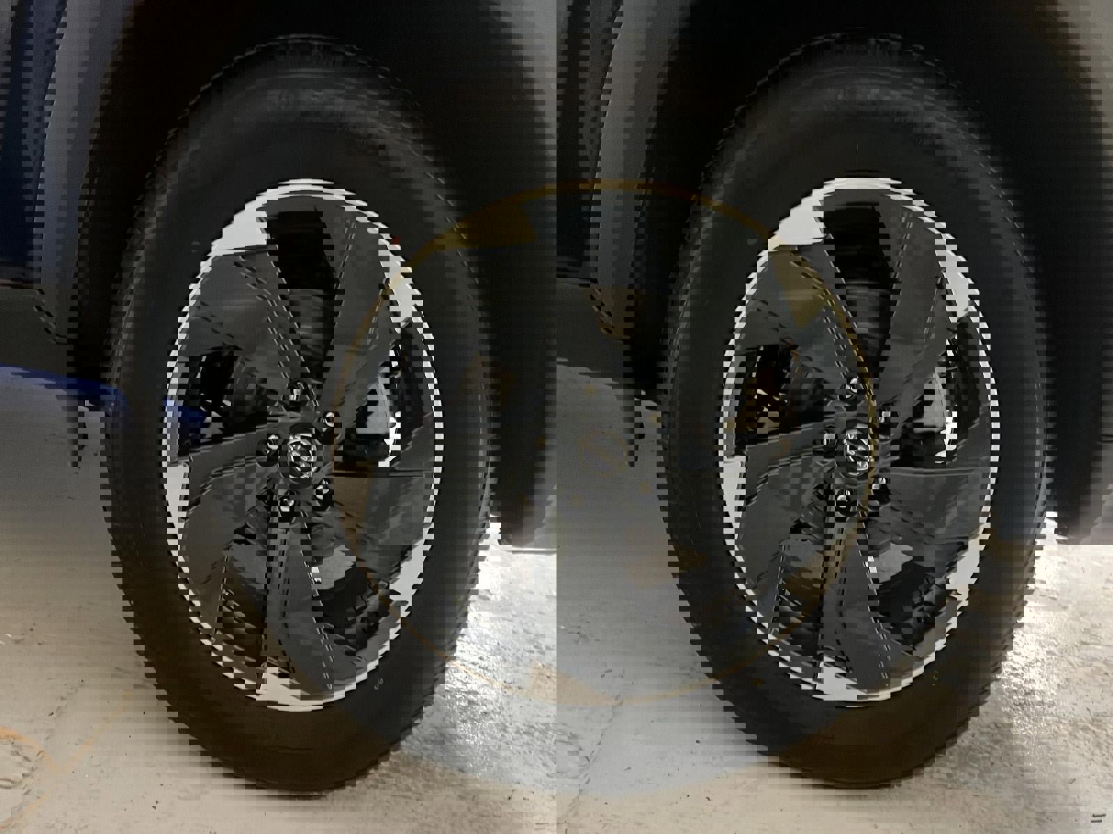 Used 2024 Nissan Rogue SV image 27