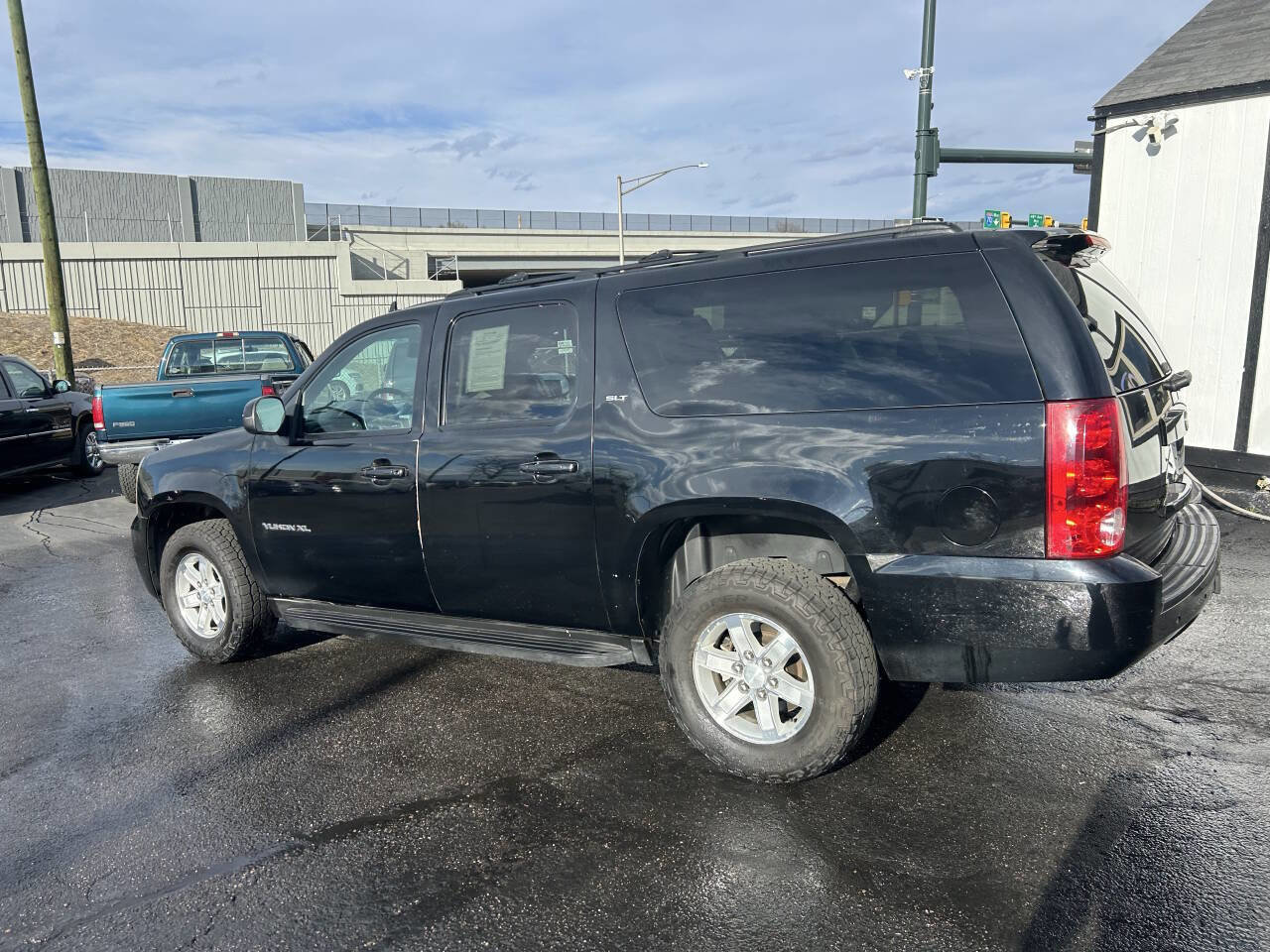 Used 2014 GMC Yukon XL SLT image 7