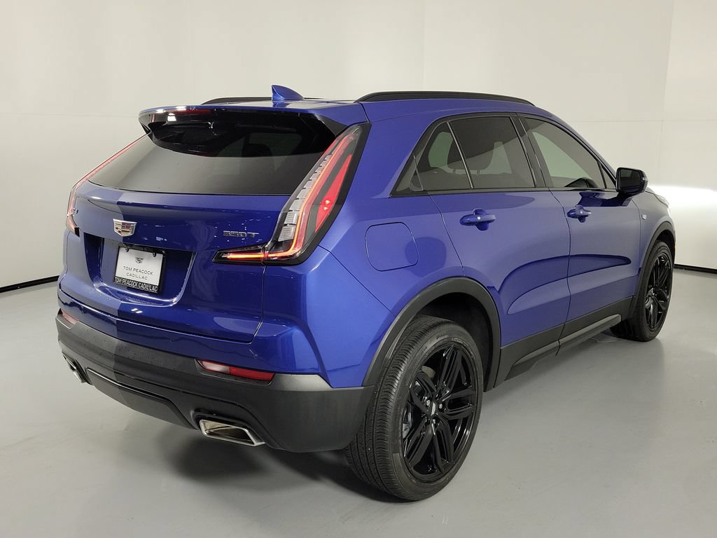 Certified 2023 Cadillac XT4 Sport FWD image 3