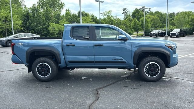 New 2026 Toyota Tacoma TRD Off-Road w/ TRD Off Road Upgrade Package AWD/4WD image 32