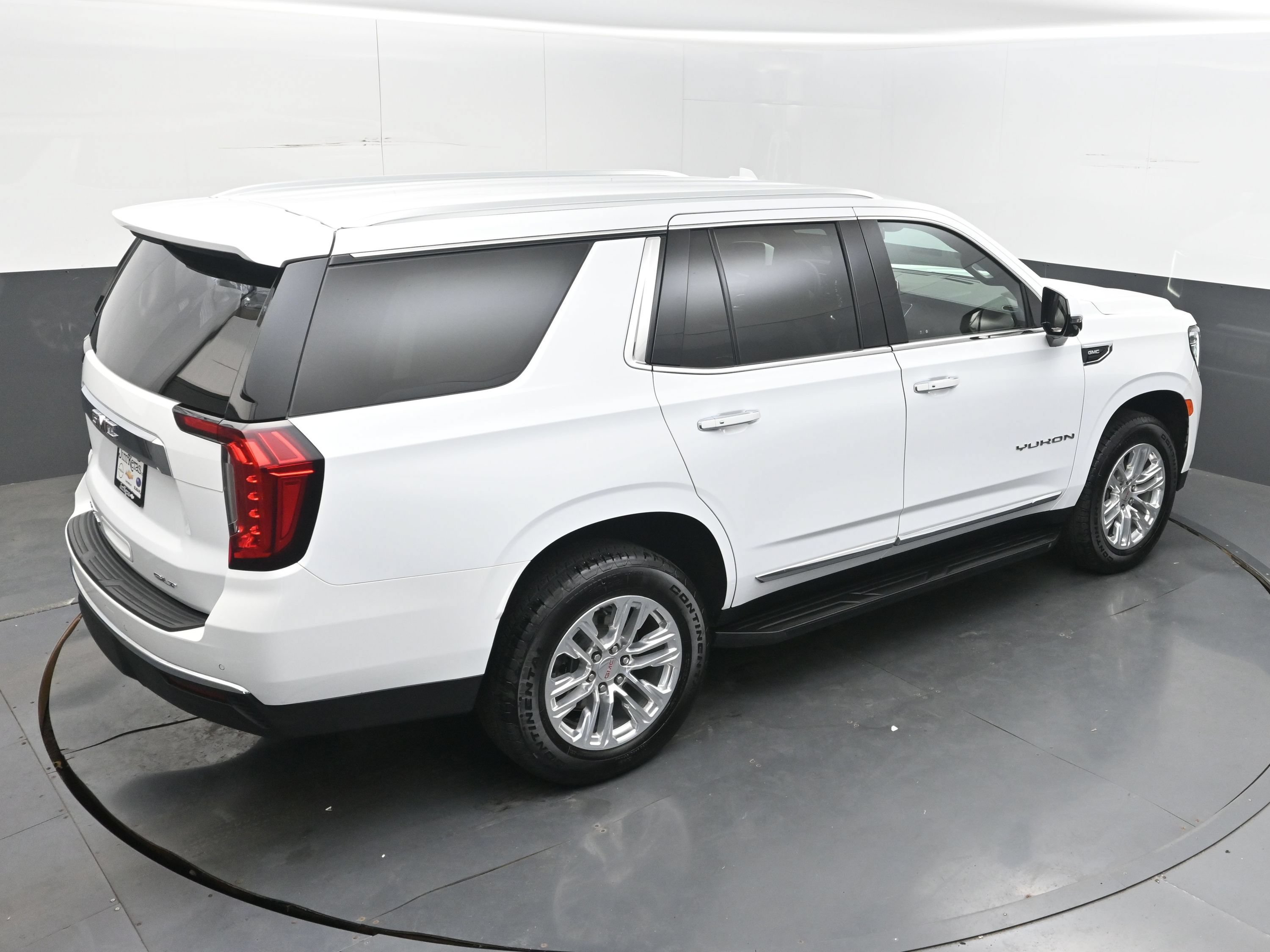 Used 2024 GMC Yukon SLT w/ SLT Luxury Package AWD/4WD image 37