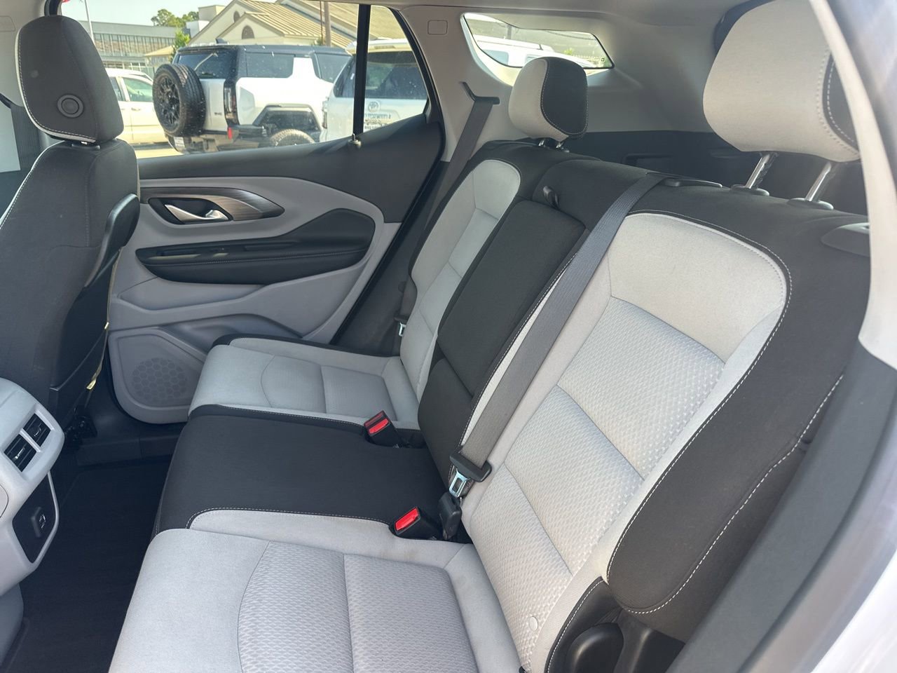 Used 2024 GMC Terrain SLE image 12