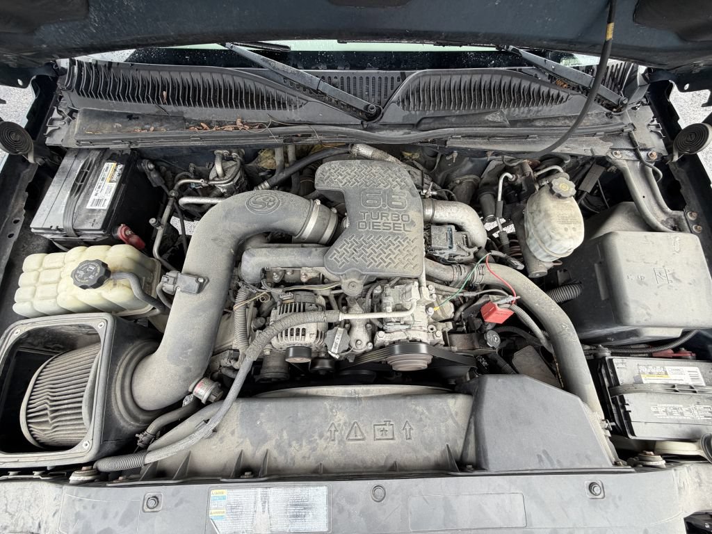 Used 2005 Chevrolet Silverado 2500 LT w/ Heavy-Duty Power Package AWD/4WD image 13