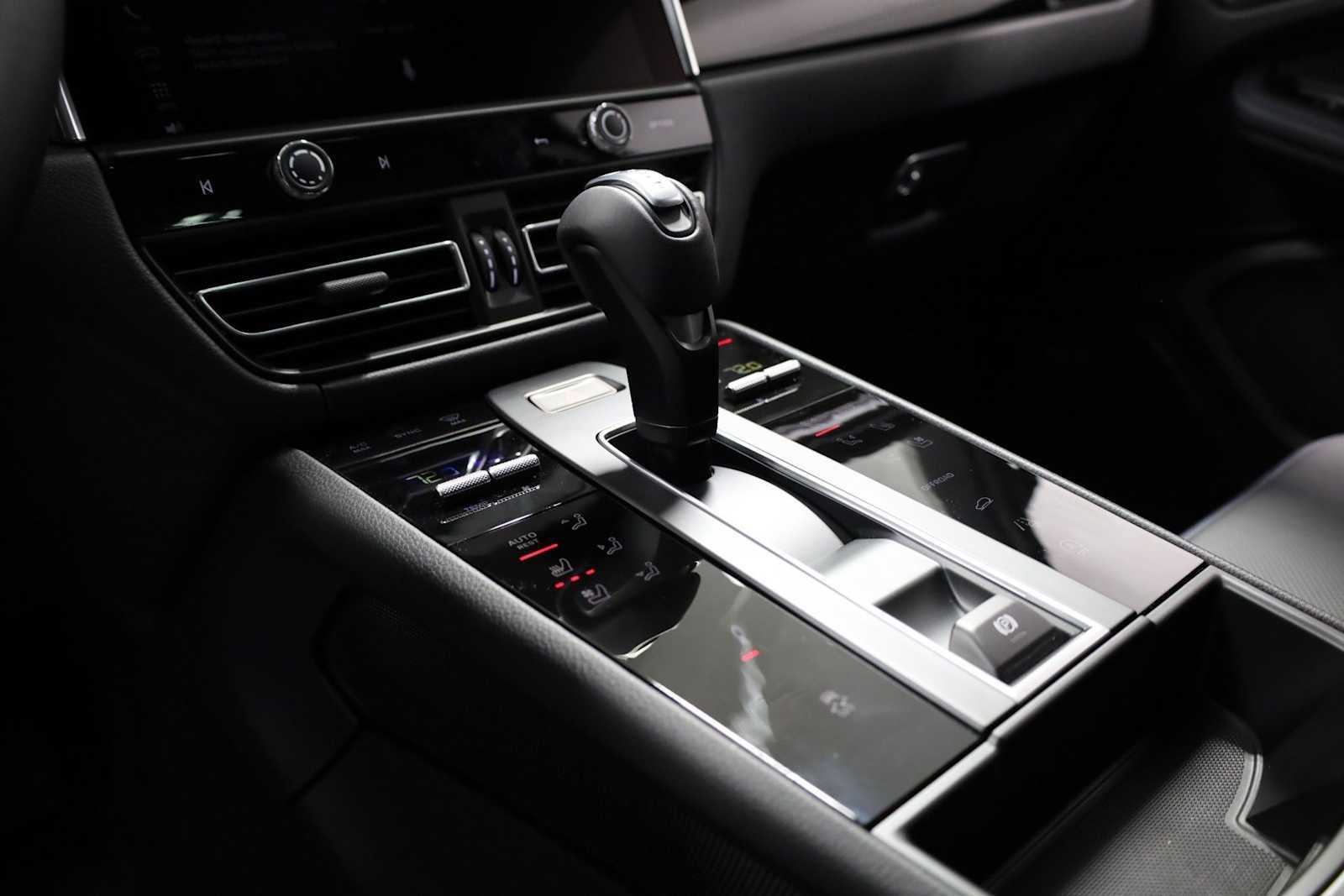 Certified 2026 Porsche Macan S image 29