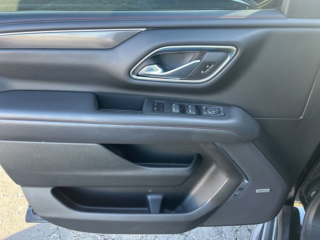 Used 2022 Chevrolet Suburban RST w/ Luxury Package image 15