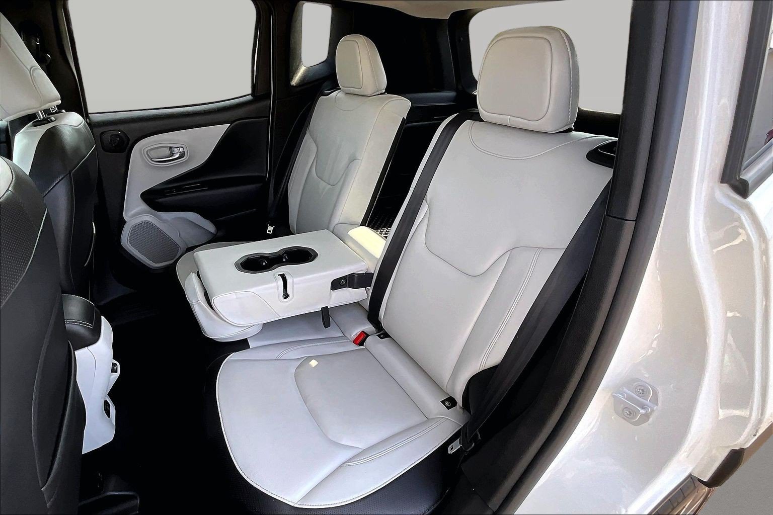 Used 2022 Jeep Renegade Limited w/ Sun, Sound & Wheels Group AWD/4WD image 27