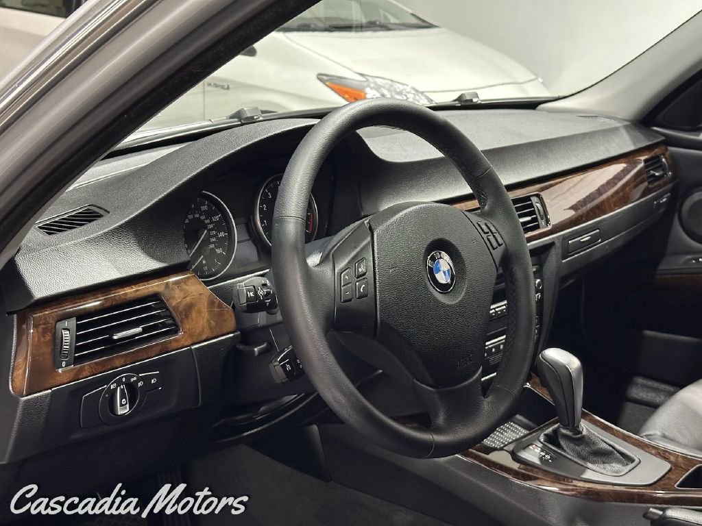 Used 2009 BMW 335i xDrive Sedan AWD/4WD image 15