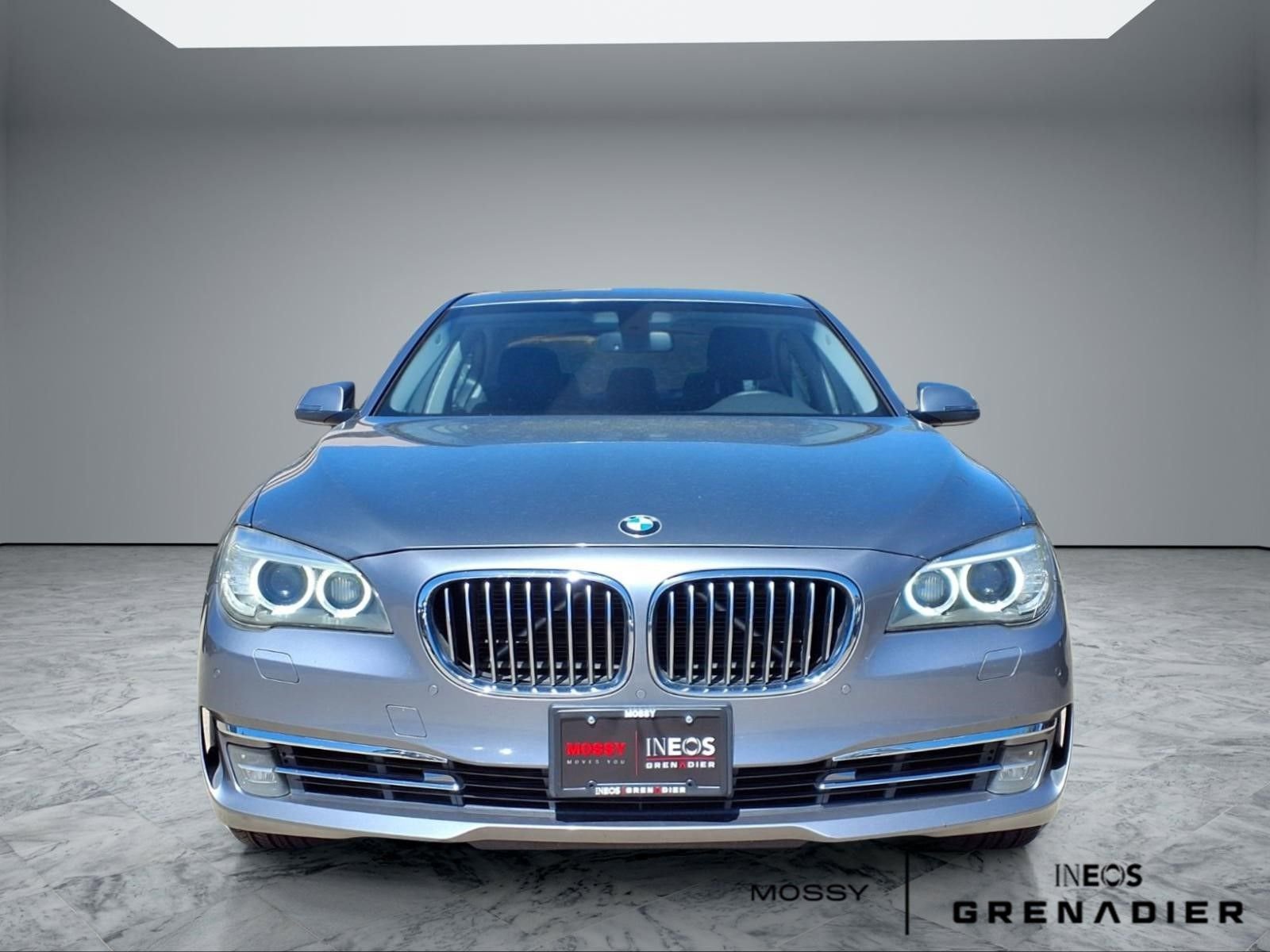 Used 2013 BMW 740i RWD image 3