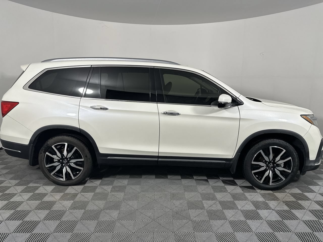 Used 2019 Honda Pilot Touring image 18