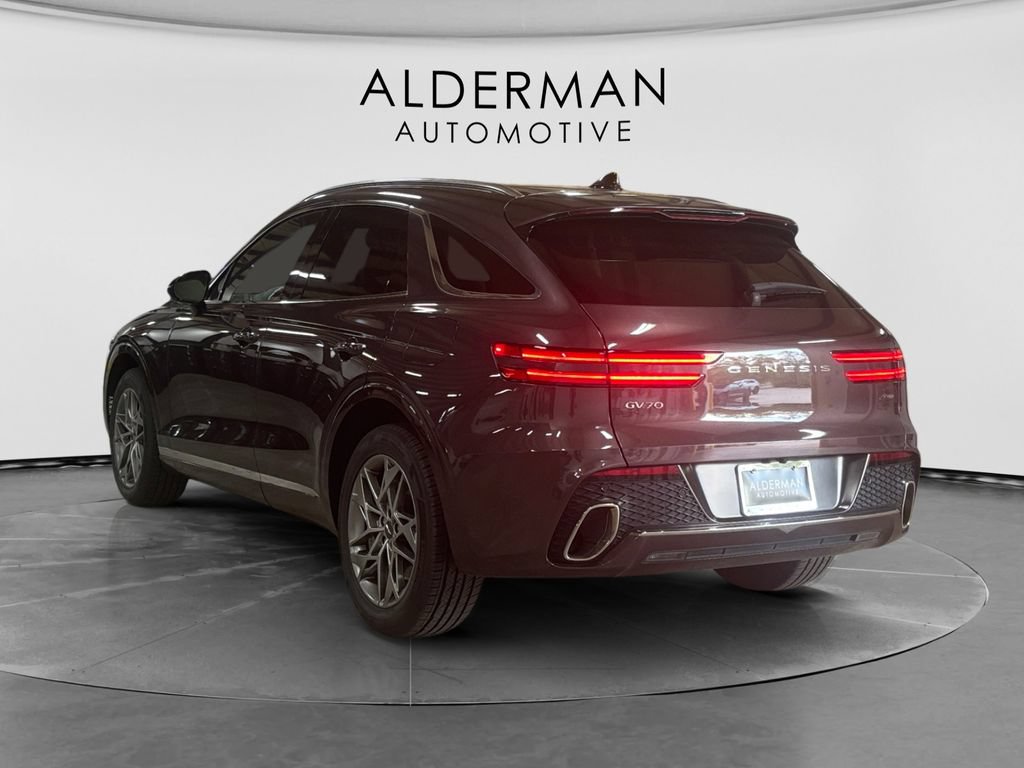 Used 2023 Genesis GV70 2.5T w/ Select Package AWD/4WD image 3
