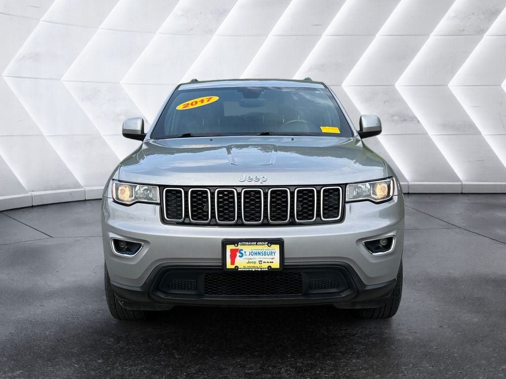 Used 2017 Jeep Grand Cherokee Laredo w/ Quick Order Package 23E AWD/4WD image 9
