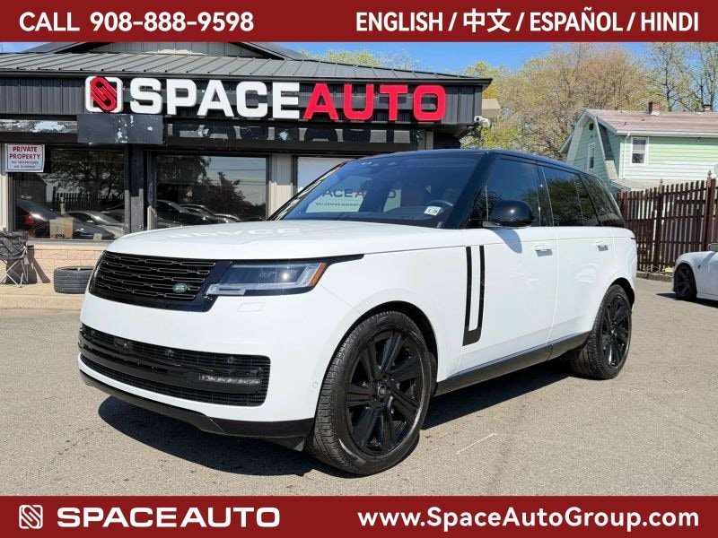 Used 2023 Land Rover Range Rover SE AWD/4WD image 1
