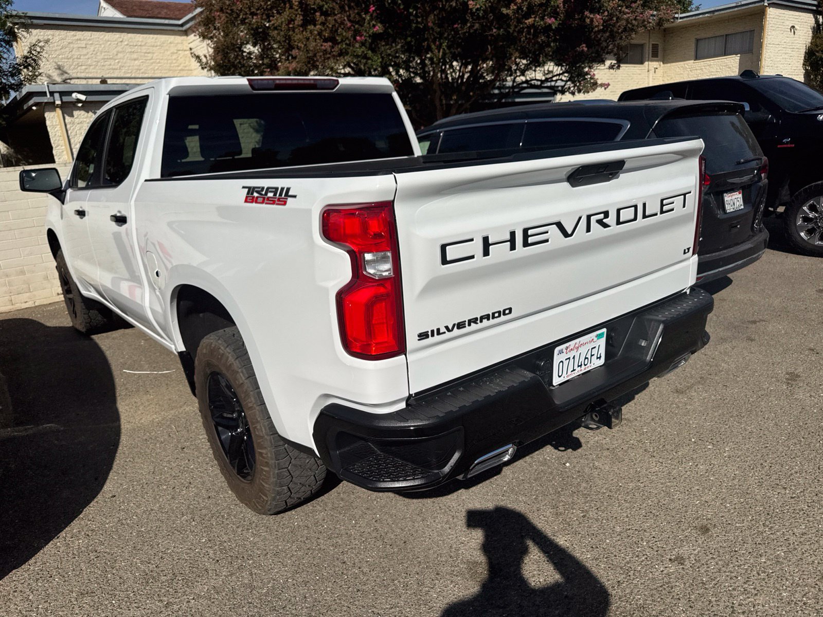 Used 2021 Chevrolet Silverado 1500 LT Trail Boss w/ LPO, Dark Essentials Package AWD/4WD image 2